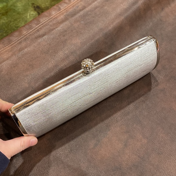 Purses - Picture 3 of 4